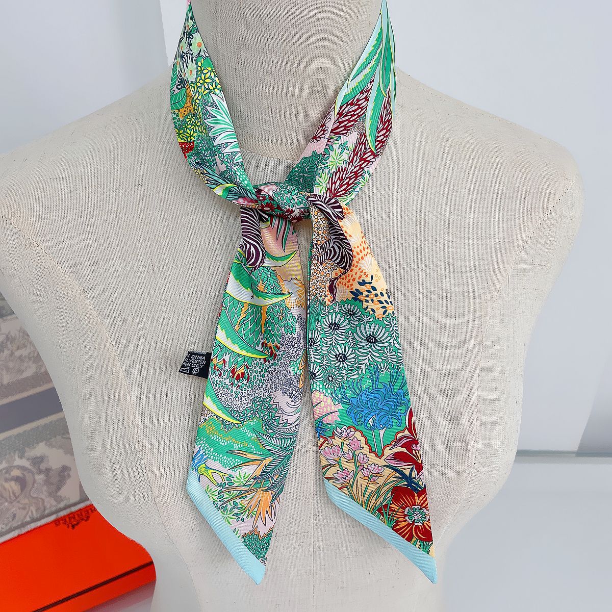 Cachecol longo com estampa de  - Travel Hair Accessories avaliação e preço